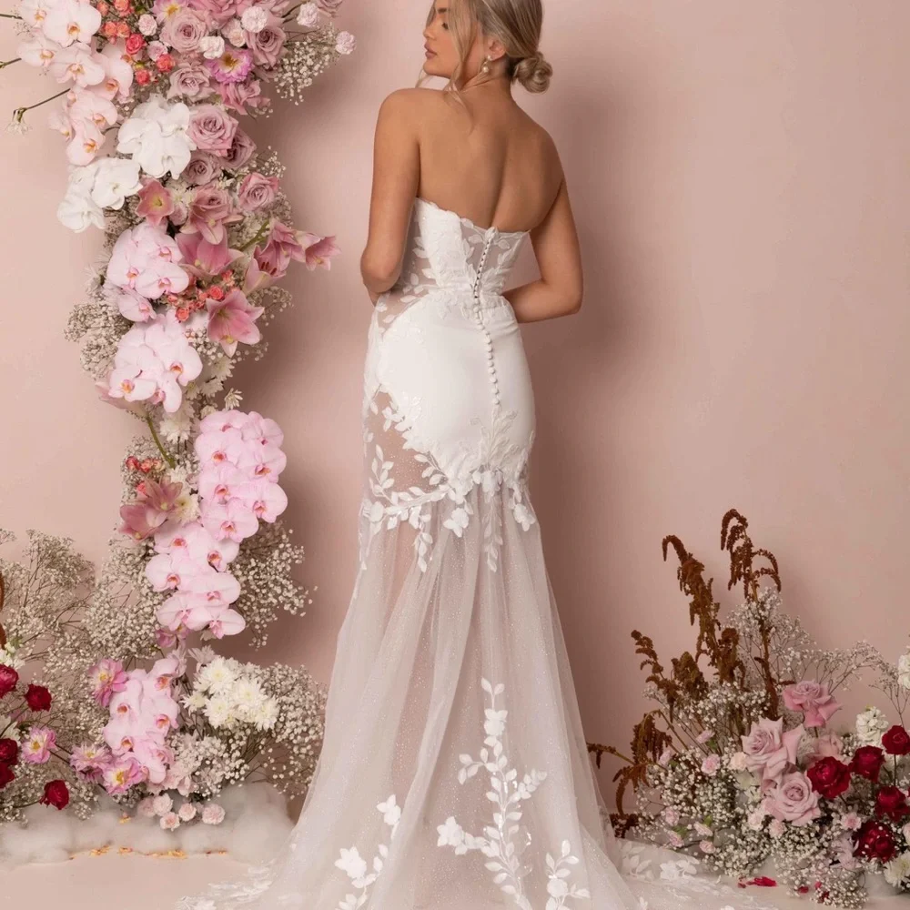Wedding Dress - Picture 1 of 11